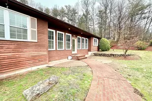 7 Rainbow Dr, Goffstown, NH 03045 - Photo 4