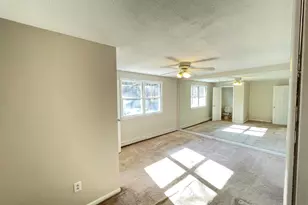 51 Island Pond Rd, Derry, NH 03038 - Photo 14