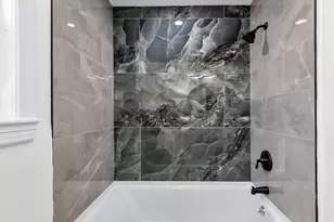 95C Bowers St, Nashua, NH 03060 - Photo 8