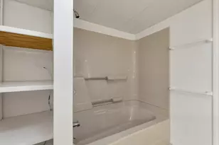 24 Healion St, Manchester, NH 03109 - Photo 40