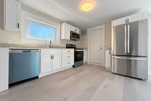 8 Holman St, Hillsboro, NH 03221 - Photo 2