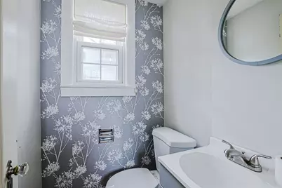 861 Beech Street, Manchester, NH 03104 - Photo 16