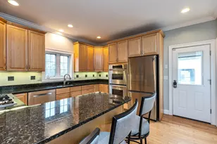 2246 Elm St, Manchester, NH 03104 - Photo 4