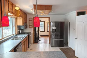 352 S Sugar Hill Rd, Weare, NH 03281 - Photo 8