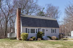 27 Bedard Ave, Derry, NH 03038 - Photo 2