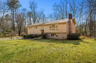 11 Mulberry Ln, Bedford, NH 03110 - Photo 2