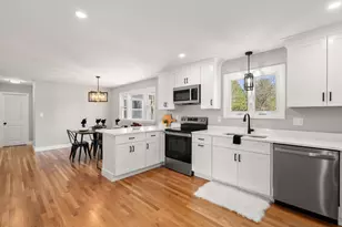 3 Exeter St, Derry, NH 03038 - Photo 8