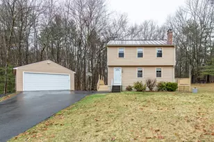 12 Severance Dr, Londonderry, NH 03053 - Photo 2