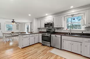 17 Custom St, Nashua, NH 03062 - Photo 10