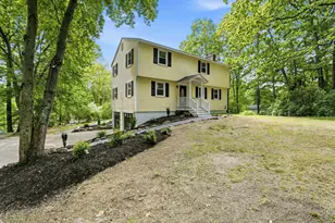 27 Gilcreast Rd, Londonderry, NH 03053 - Photo 1