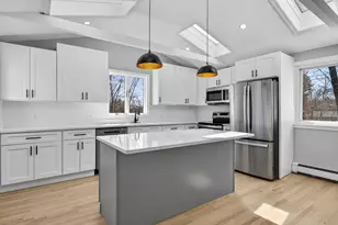 27 Gilcreast Rd, Londonderry, NH 03053 - Photo 4