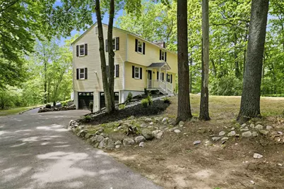 27 Gilcreast Road, Londonderry, NH 03053 - Photo 2