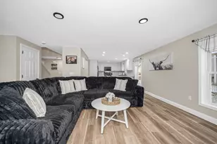 61 Barbara Ln, Hudson, NH 03051 - Photo 10