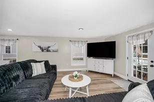 61 Barbara Ln, Hudson, NH 03051 - Photo 8