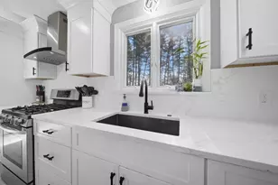 24 Hunters Ln, Nashua, NH 03063 - Photo 6