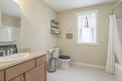 425 Pleasant Street, Rollinsford, NH 03869 - Photo 16