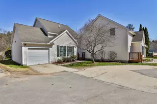 11 Echo Shore Dr, Merrimack, NH 03054 - Photo 1