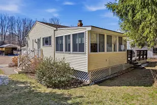 34 Valley St, Laconia, NH 03246 - Photo 4