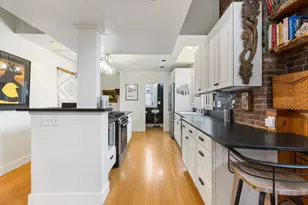 348 Maplewood Ave, Portsmouth, NH 03801 - Photo 22