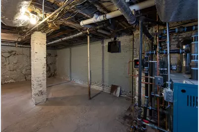 79 Pleasant Street #2, Manchester, NH 03101 - Photo 36
