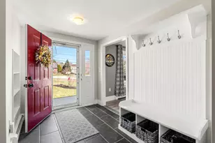 8 Muirfield Dr, Stratham, NH 03885 - Photo 10