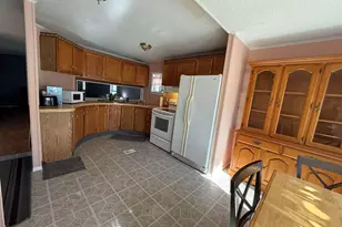 37 Christopher Ln, Fremont, NH 03044 - Photo 12