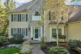 70 Colonel Daniels Dr, Bedford, NH 03110 - Photo 4