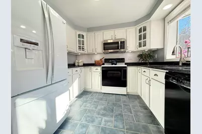 32 Kimball Place, Claremont, NH 03743 - Photo 6