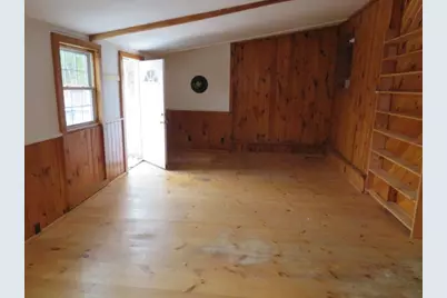 990 Oregon Road, Concord,  05906 - Photo 10
