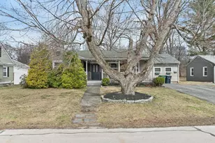 53 Atherton Ave, Nashua, NH 03064 - Photo 1