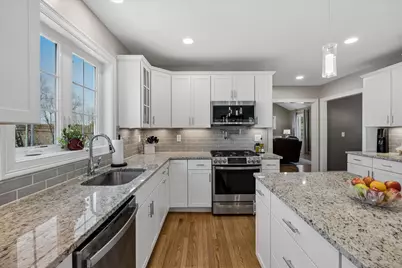 27 Scenic Drive, Manchester, NH 03104 - Photo 8