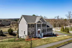 27 Scenic Dr, Manchester, NH 03104 - Photo 2