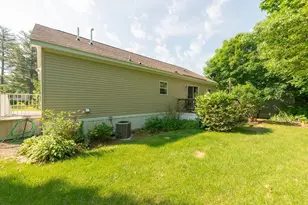 6 Mapleshade Dr, Nashua, NH 03062 - Photo 2