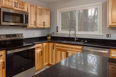 4 Skyline Drive, Essex, VT 05452 - Photo 6