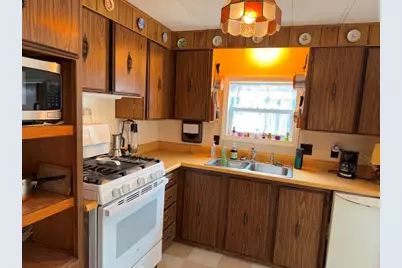 135 Maple Street, Enfield, NH 03748 - Photo 4