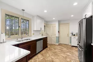 25 West Dr, Bedford, NH 03110 - Photo 10