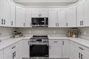 10100 S Willow St, Manchester, NH 03103 - Photo 10