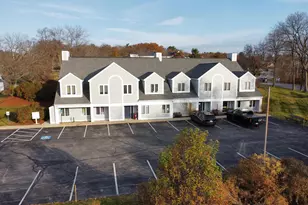 184 Mammoth Rd, Londonderry, NH 03053 - Photo 1