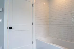 136 Locust St, Dover, NH 03820 - Photo 22