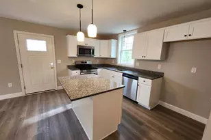 10 Phyllis Ave, Raymond, NH 03077 - Photo 4