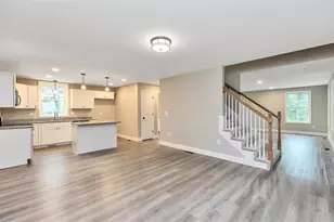 10 Phyllis Ave, Raymond, NH 03077 - Photo 6