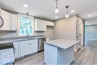 10 Phyllis Avenue, Raymond, NH 03077 - Photo 16