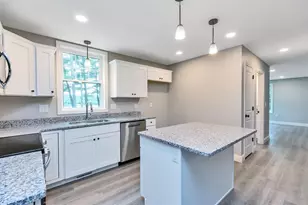 10 Phyllis Ave, Raymond, NH 03077 - Photo 16