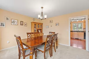 17 Bicentennial Dr, Nashua, NH 03062 - Photo 8