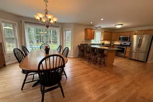 28 Fieldstone Dr, Dover, NH 03820 - Photo 4