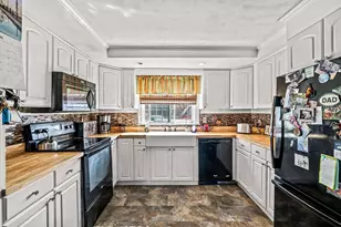 1 Border St, Milford, NH 03055 - Photo 4