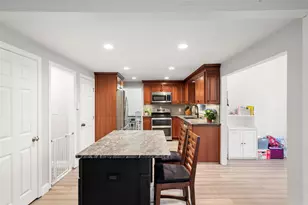26 Wedgewood Dr, Londonderry, NH 03053 - Photo 4