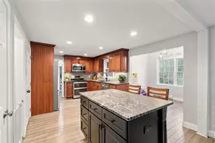 26 Wedgewood Dr, Londonderry, NH 03053 - Photo 6