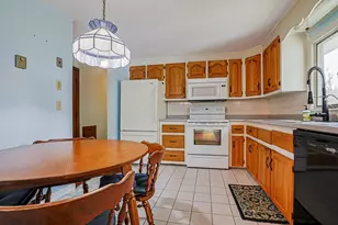 8 Royal Oak Dr, Nashua, NH 03064 - Photo 14