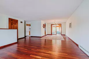 8 Royal Oak Dr, Nashua, NH 03064 - Photo 4